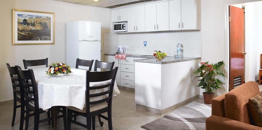 מלון דירות לב ירושלים מיני פנטהאוז.jpg