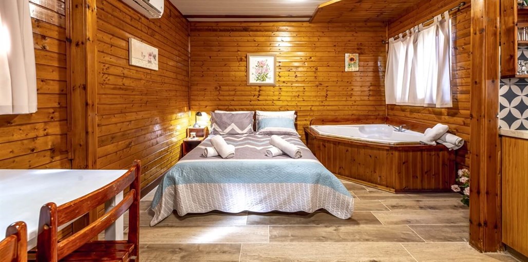 ברק בקתות נופש משולב (12).jpg