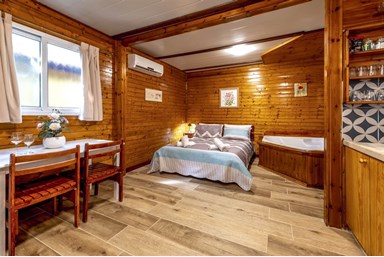 ברק בקתות נופש - משולב