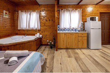 ברק בקתות נופש - משולב