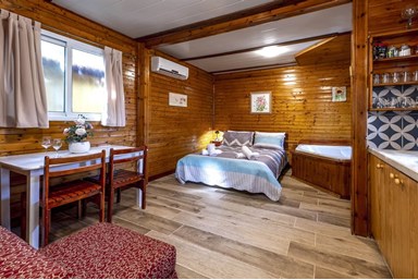 ברק בקתות נופש - משולב