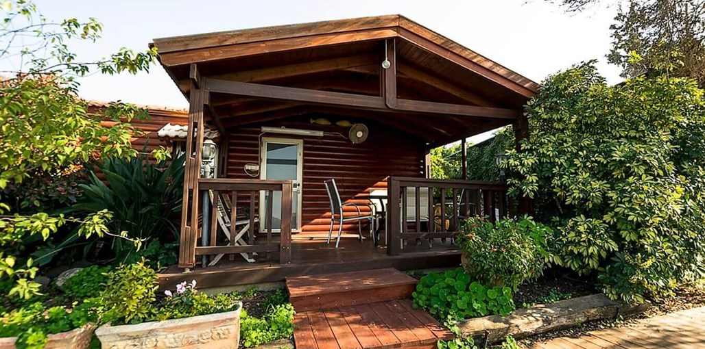 בקתות עץ - נופי כנרת בוקי הגלריה (25).jpg