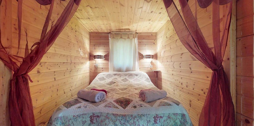 מקום בלב - עין יהב בקתת עץ (3).jpg