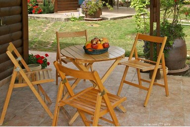 אשכולית בקתות עץ בפרדס