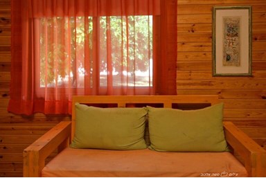 אשכולית בקתות עץ בפרדס - הבקתות