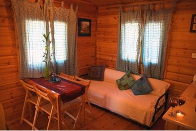 ארבל בתי קייט - בקתות משפחתיות