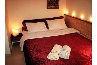 אל התבור-בגן קסום - הבקתה הורודה