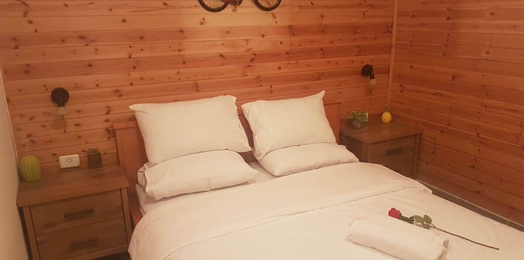 אל התבור - לינה כפרית הבקתה הכחולה (5).jpeg