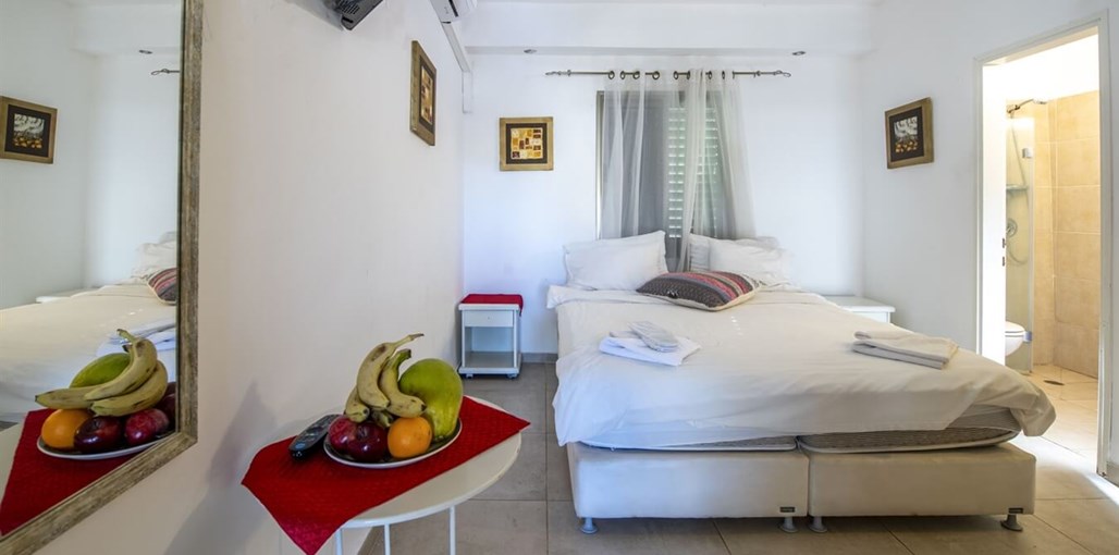 אירוח כפרי אצל תמי סוויטה עם ג'קוזי (2).jpg