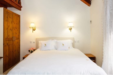 מלון הציידים - חדר גלריה גדול