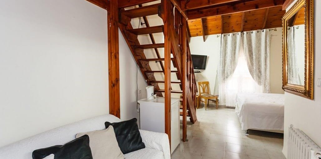 מלון הציידים חדר גלריה (2).jpg