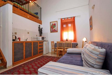 בוסתן ציפורי - רימון ותאנה