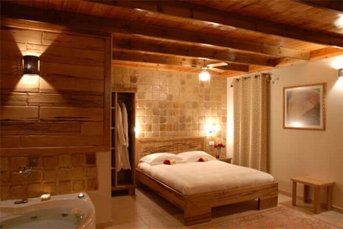 בקתות באהבה – בוטיק הבקתות (1).jpg