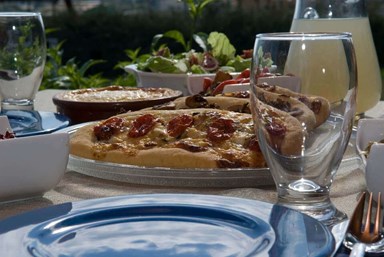 בוקר טוב - בקתות עץ לנופש - הארוחות והסדנאות שלנו