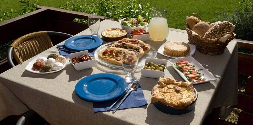 בוקר טוב - בקתות עץ לנופש ארוחות וסדנאות (4).jpg