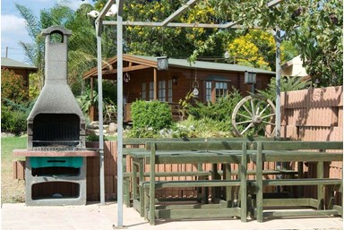 בוקר טוב - בקתות עץ לנופש - החצר והנוף