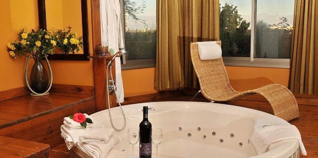 איתן בקתות עץ - Eitan Wood Cabins Resort בית העץ (1).jpg