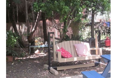 פנינה בבצת - חצר הצימר