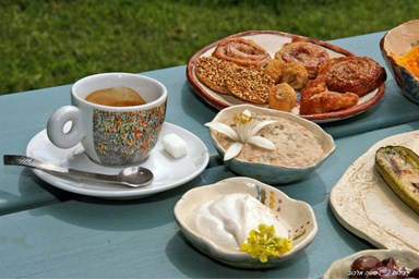 פנינה בבצת - ארוחת הבוקר