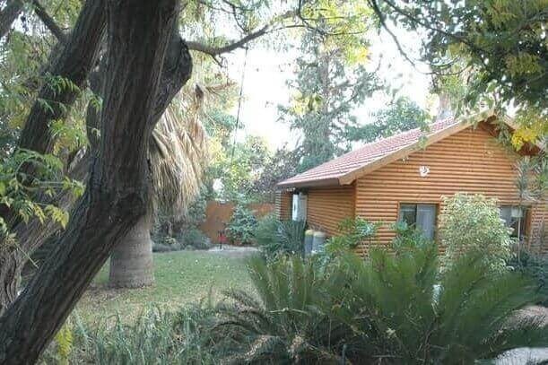 אל מול כנרת אל מול כנרת - החצר והג'קוזי הפרטי (37).jpg