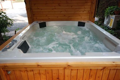 אל מול כנרת  - החצר הפרטית