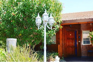 אל מול כנרת  - החצר הפרטית