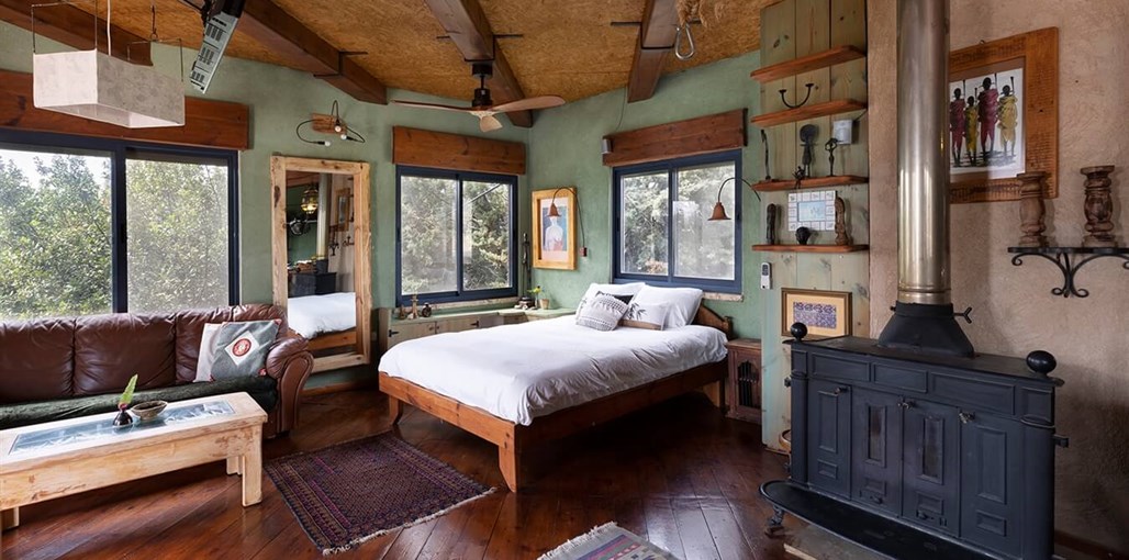 מים לים - סוויטות אבן עץ, ג'קוזי ואח עצים צימר קטלב (1).jpg