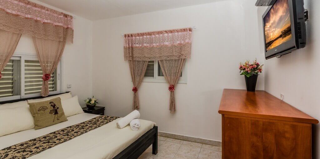 אביגיל אירוח כפרי משפחתית 1 (2).jpg