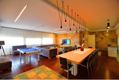 וי קלאב גורן - וילה גרנדה