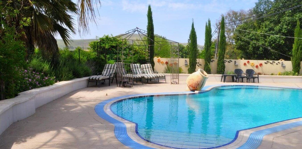 צימרים שביט בריכה (1).jpg