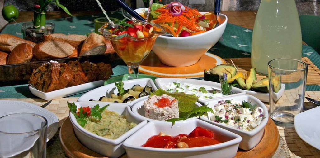 בקתות עץ השדה ארוחת בוקר (6).JPG