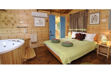 בקתות עץ השדה