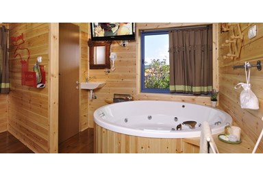 בקתות עץ השדה