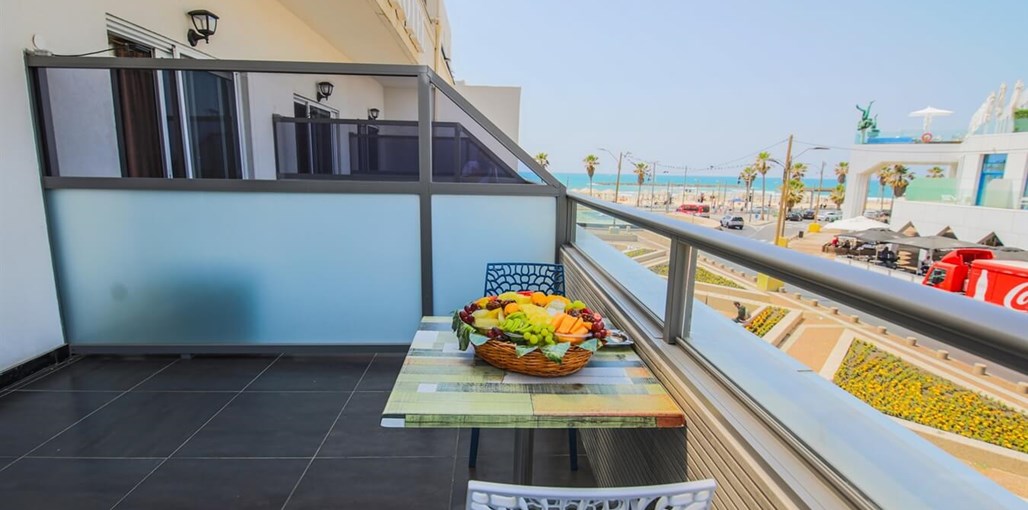 מלון מיאמי ביץ' תל אביב זוגי עם מרפסת ונוף לים ויחיד עם מרפסת ונוף לים (4).jpg