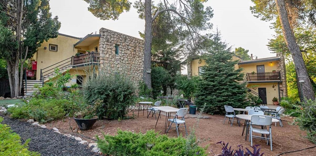 אירוח רוקנשטין אירוח רוקנשטין - החצר (2).jpg