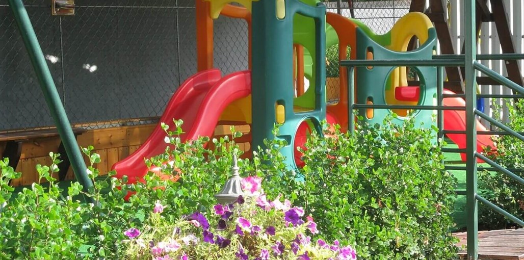 בקתה בהר משחקייה (3).JPG