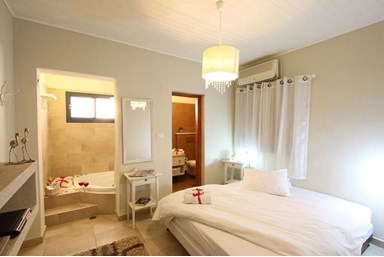 נעם ונופש - צימרים מפנקים - ארוחת הבוקר ומבט חוץ