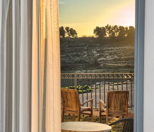 בית הארחה - כפר עציון צימרים (2).jpg