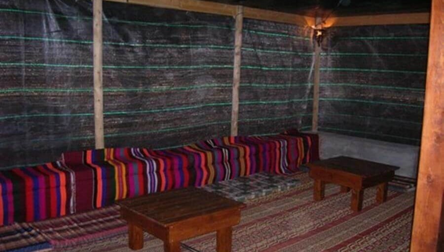 חולות מדבר - משפחת קניון אוהל אירוח.jpg