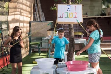 בקתות מור - מתחם פעילויות חצר בטבע