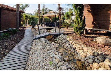 אחוזת טל בקתות עץ