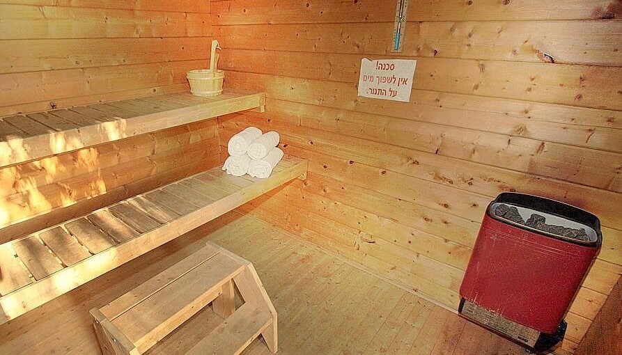 אחוזת טל בקתות עץ ספא (2).jpg