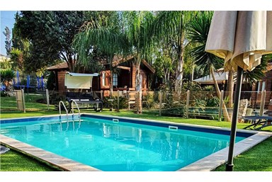 אחוזת טל בקתות עץ