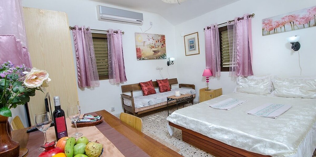 אהבה בירוק אמירים ביתן האהבה הורוד (1).jpg