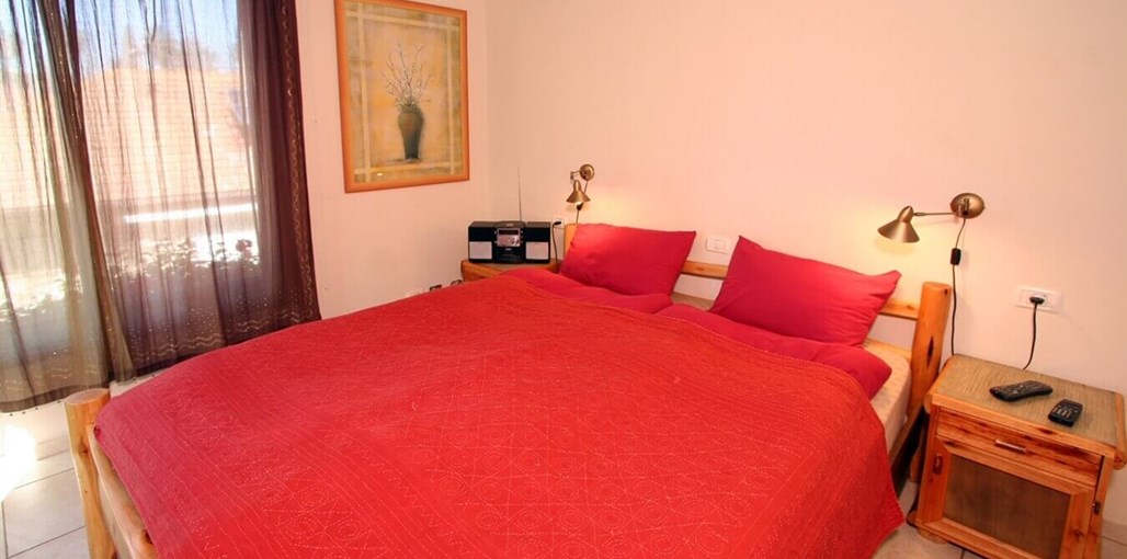 דשא בכפר הצימרים (9).JPG