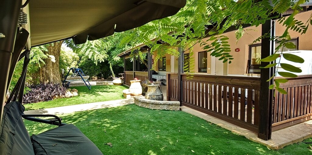 בקתות בפרדס הרמן בקתות בפרדס הרמן - מתחם החוץ (26).jpg