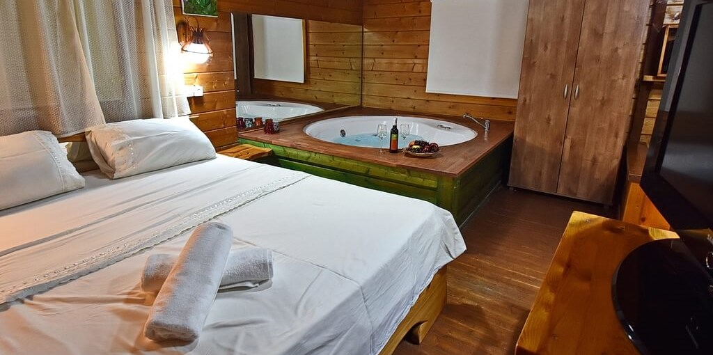 בקתות בפרדס הרמן בקתות בפרדס הרמן היחידה הזוגית (3).jpg