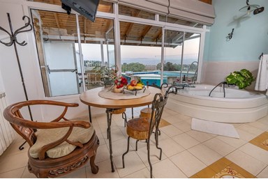 הנפח - עם בריכה פרטית - הסוויטות