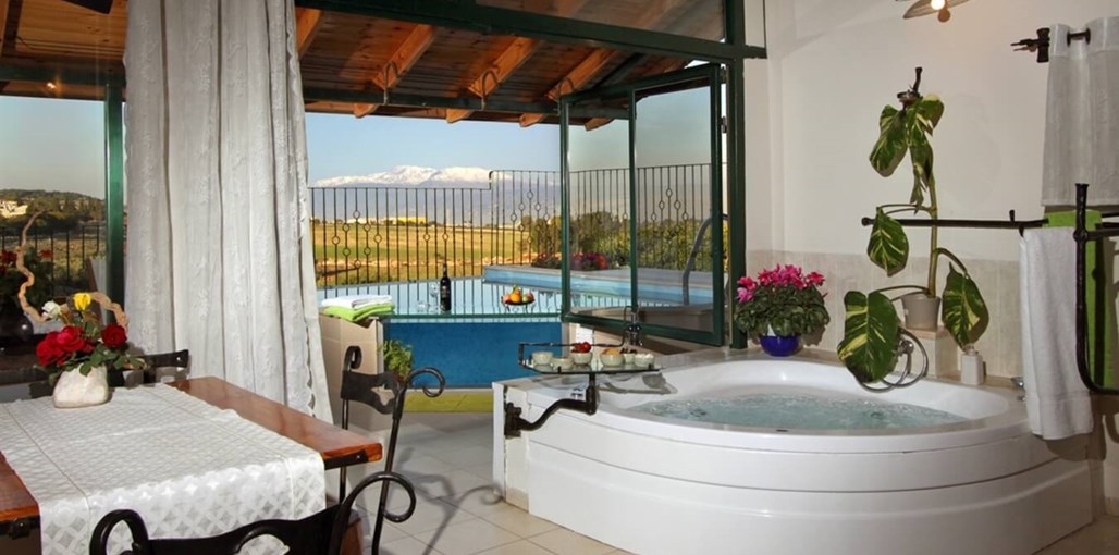 הנפח - עם בריכה פרטית צימר עם שלג.JPG