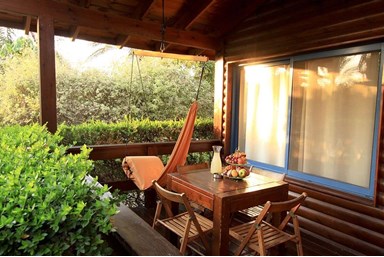 בקתות עץ אורן - בקתות עץ